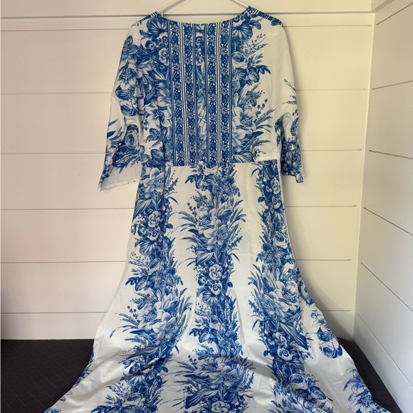 Elegant Blue and White Maxi Dress, Women’s M - Picture 4 of 6